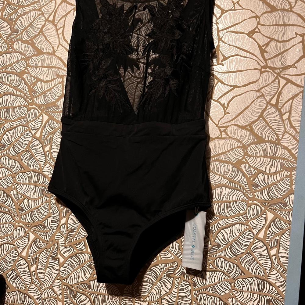 One piece swimsuit - Picture 2 of 7